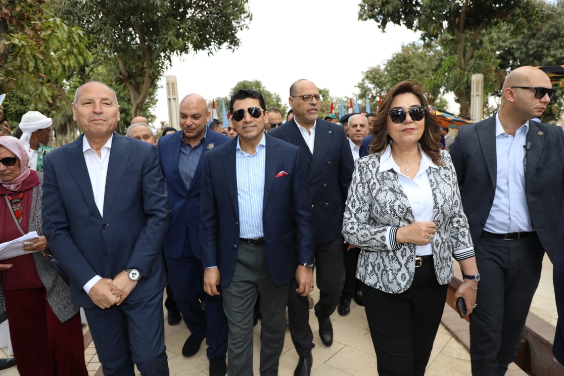 حضور وزراء التنمية المحلية والشباب والأوقاف العمل ومحافظ القاهرة حضور وزراء التنمية المحلية والشباب والأوقاف العمل ومحافظ القاهرة