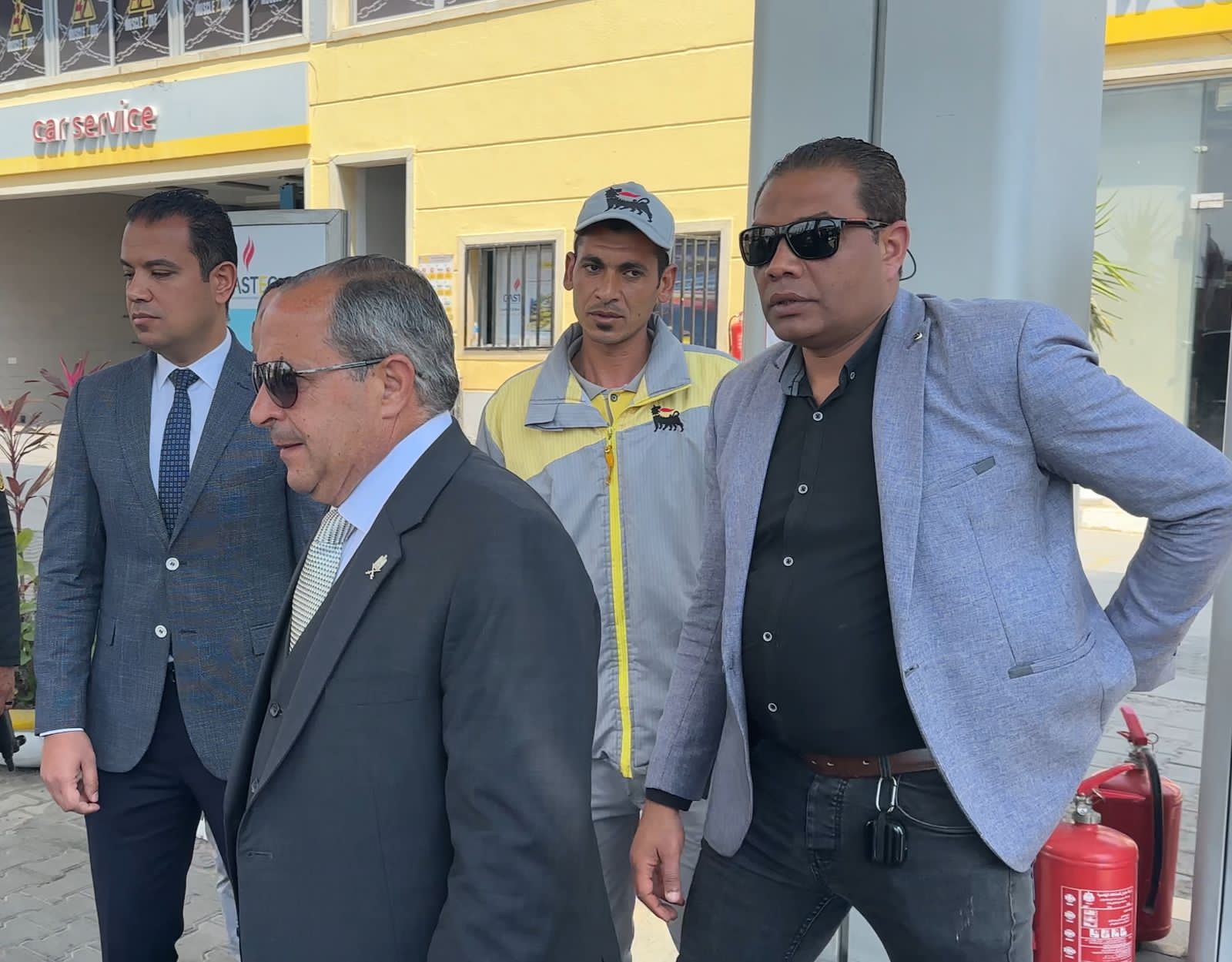 المحافظ يتفقد محطة الوقود