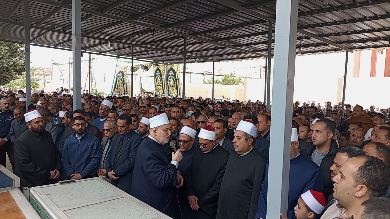 جانب من تشييع الجثمان