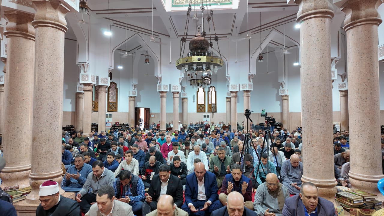 الحضور بالمسجد الحضور بالمسجد