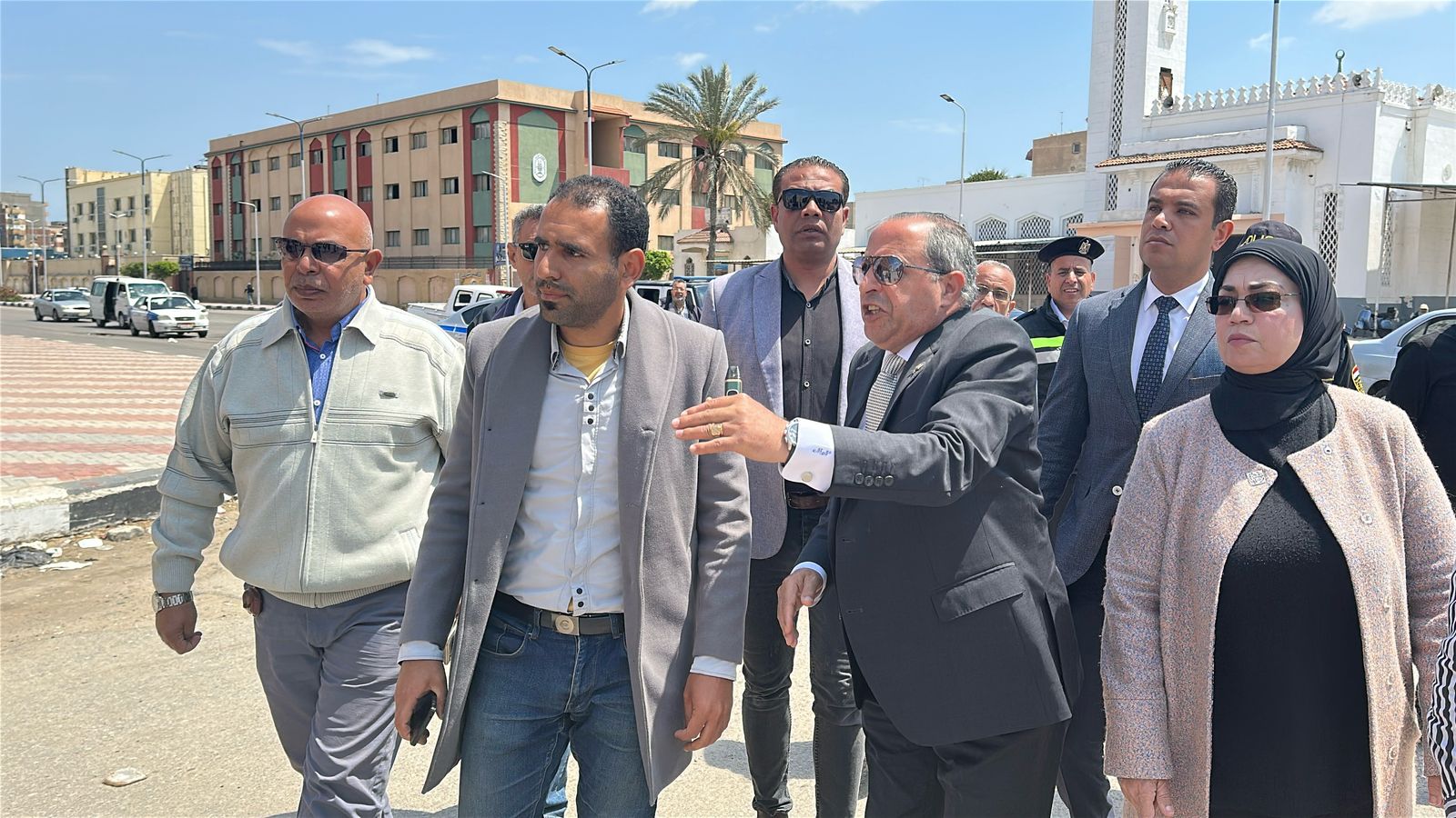 المحافظ واحد مسئولي الشركة المحافظ واحد مسئولي الشركة