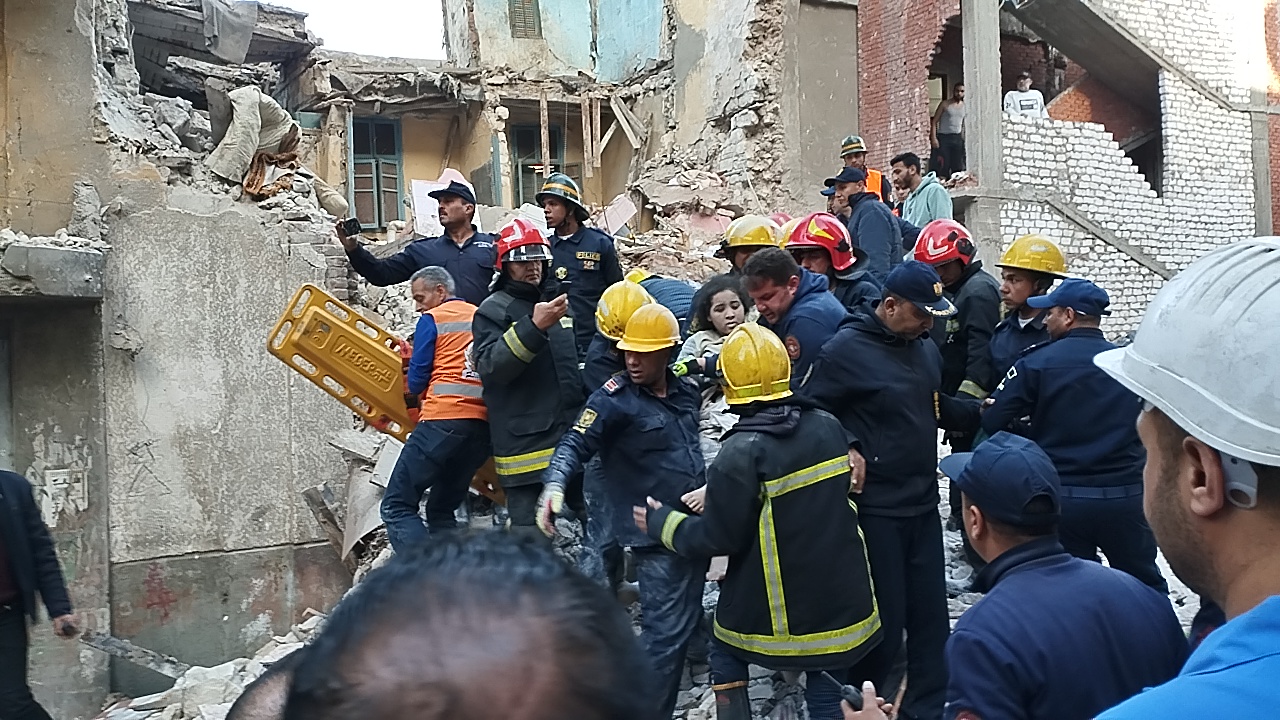 العقار المنهار