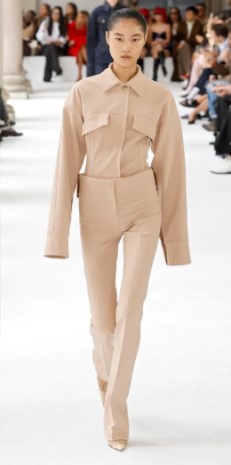 بنطلون ضيق بنطلون ضيق