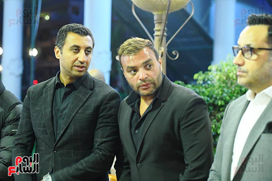الفنان رامى صبرى يستقبل العزاء فى والدة زوجتة الفنان رامى صبرى يستقبل العزاء فى والدة زوجتة