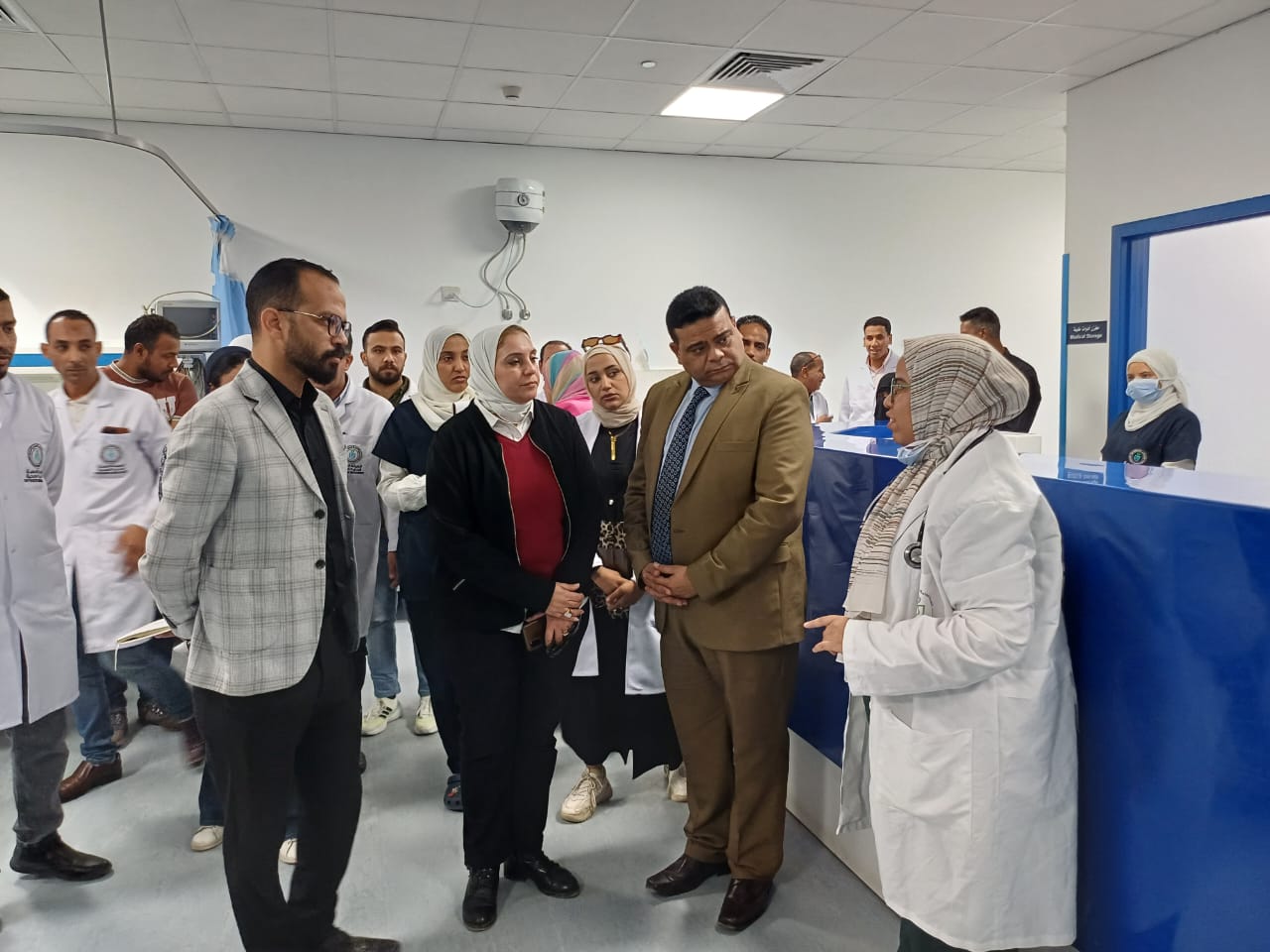 جانب من جولة مئولى الرعاية الصحية جانب من جولة مئولى الرعاية الصحية