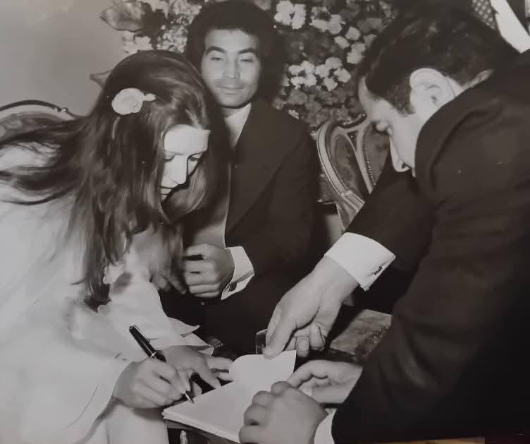 شمس البارودى تنشر صورا من عقد قرانها على حسن يوسف (10)