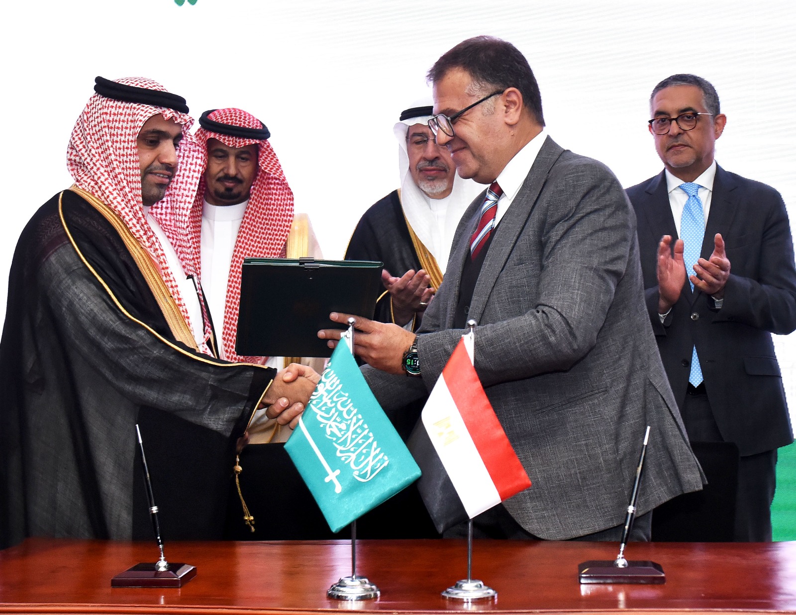 0a08100b-a8fc-4929-805d-6c42795d4423