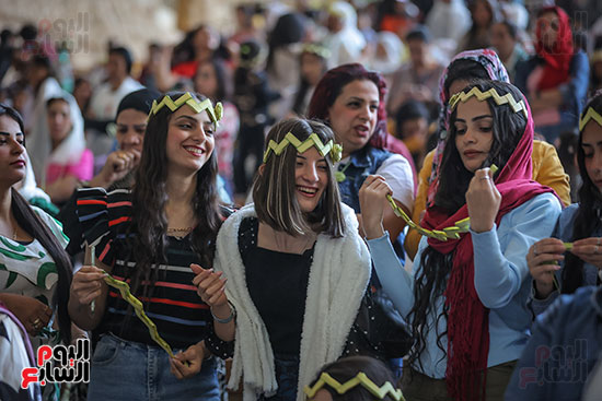 بهجة السعف وأصوات الأجراس (14)