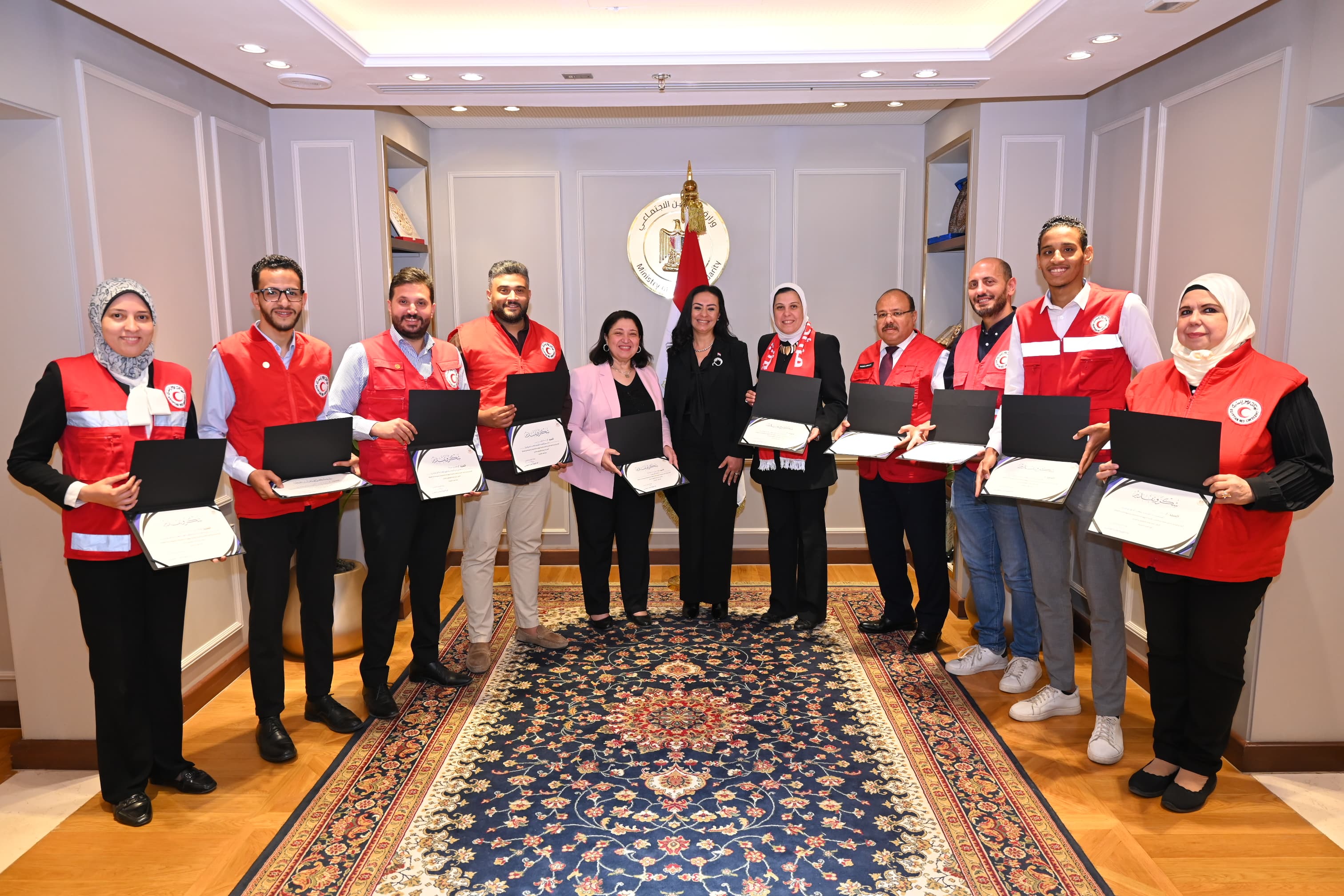 تسليم شهادات تقدير