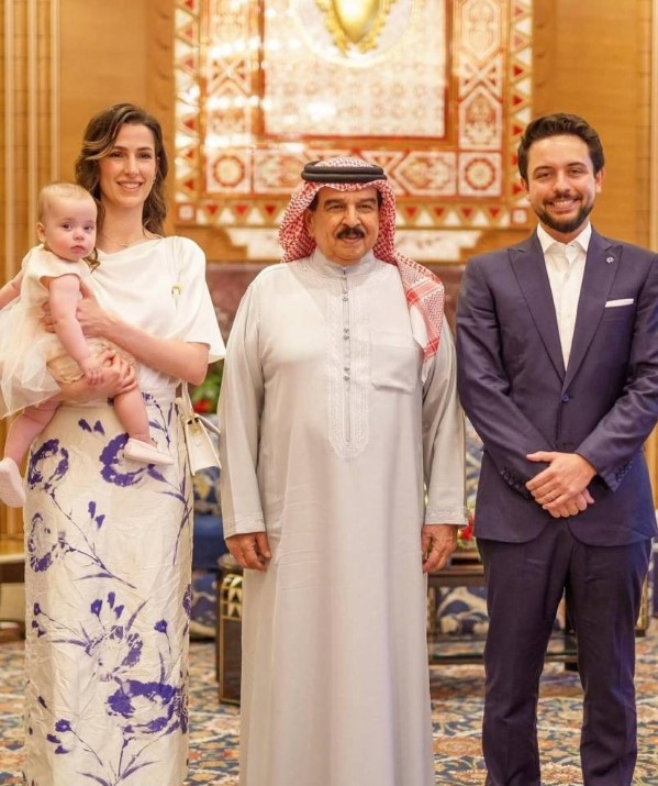 رجوة الحسين مع زوجها الأمير الحسين بن عبد الله الثانى خلال زيارتهما للبحرين رجوة الحسين