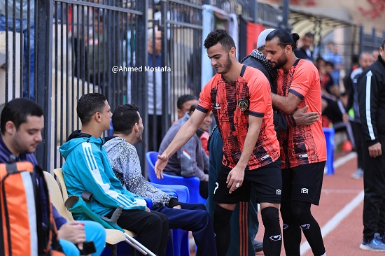 اللاعيبه يعتذرون لعلى عن خسارتهم