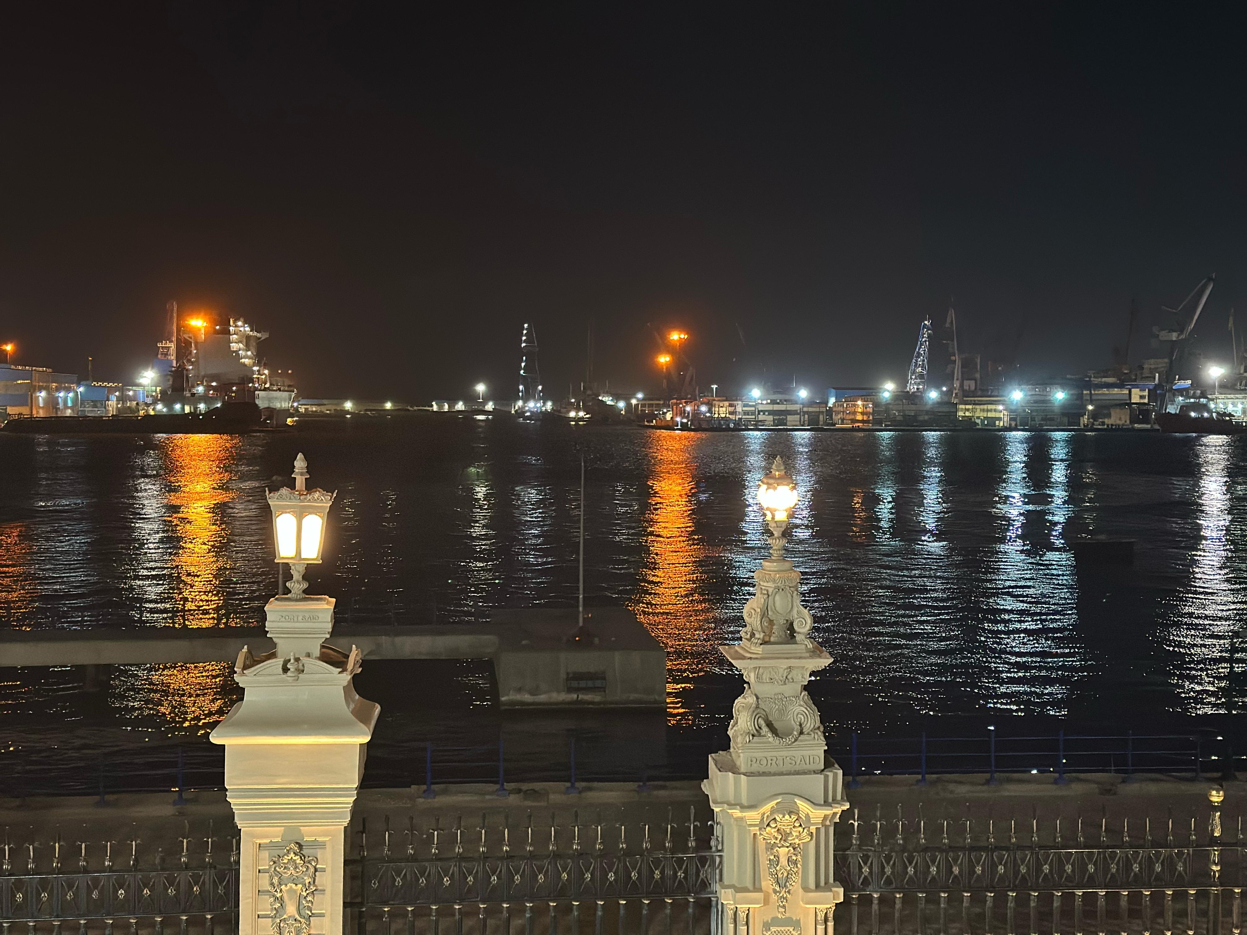 قناة السويس من أعلي