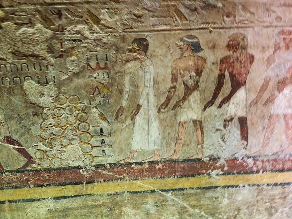 نقوش للحياة المصرية بمقبرة طيبة تيبانا 39 في البر الغربى بالأقصر