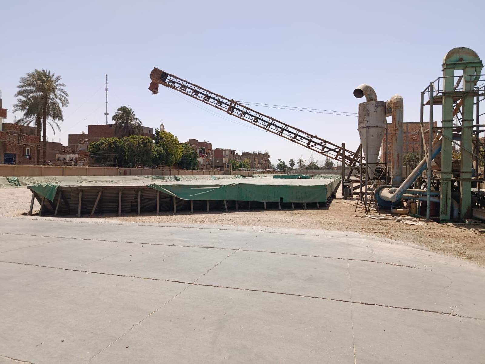 تجهيزات بنكر إسنا قبل بدء موسم حصاد وتوريد القمح