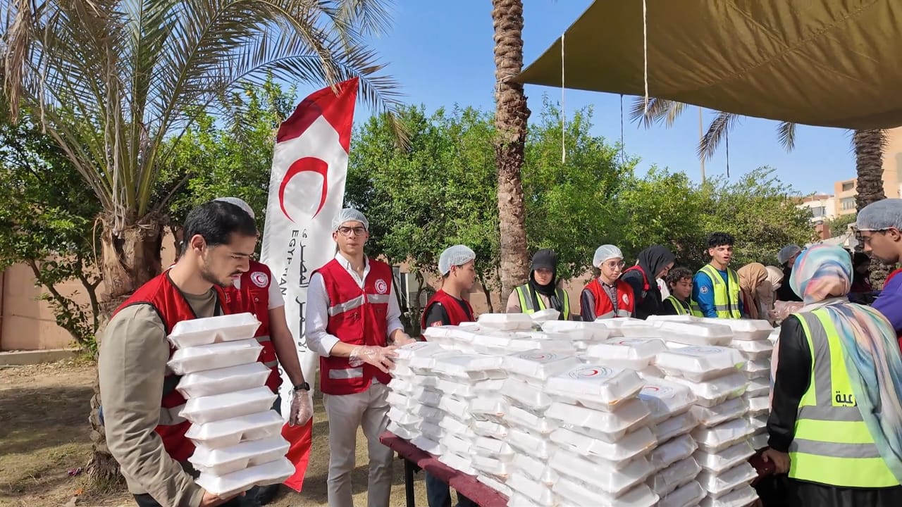 توزيع وجبات إفطار وسحور