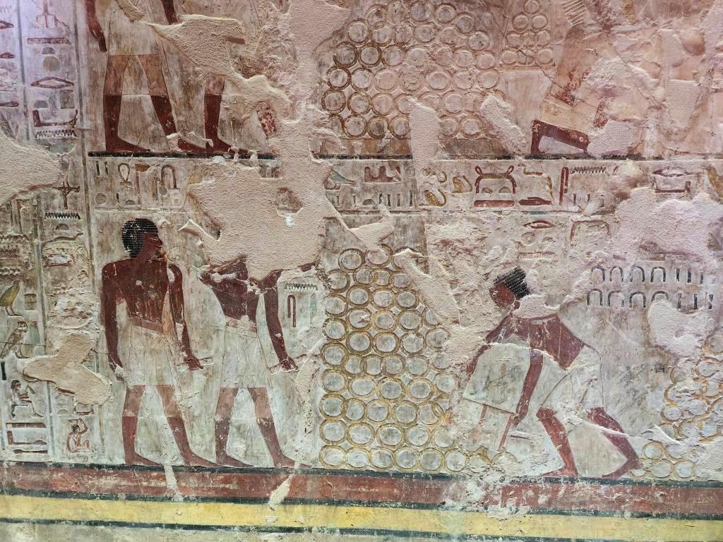 رصد الحياة المصرية بمقبرة طيبة تيبانا 39 في البر الغربى