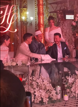 دموع ملك زاهر فى عقد قران شقيقتها ليلي زاهر