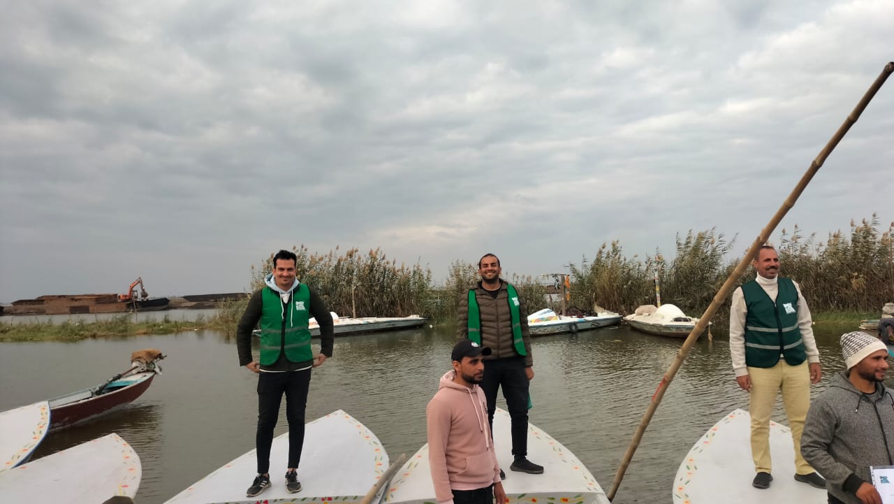 بحيرة المنزلة والصيادين داخل البحيرة بحيرة المنزلة والصيادين داخل البحيرة