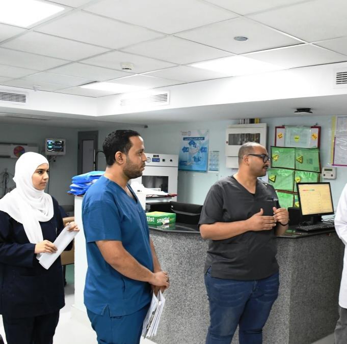 طاقم المستشفي