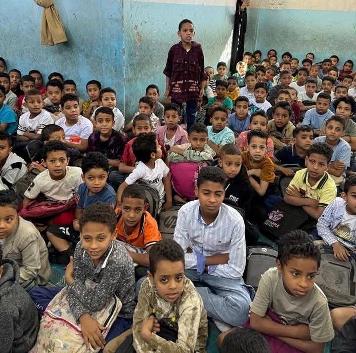 أطفال المدرسة القرآنية بقرية البعيرات غرب الأقصر أطفال المدرسة القرآنية بقرية البعيرات غرب الأقصر