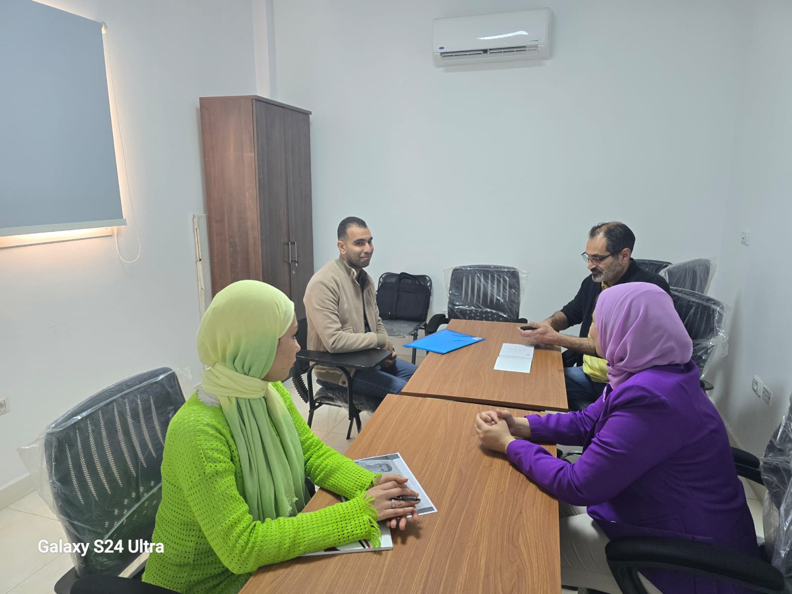 بدء الاختبارات النظرية للعمال المصريين بدء الاختبارات النظرية للعمال المصريين