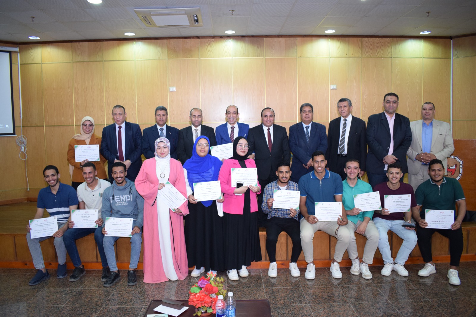 شهادات التقدير على هامش الجلسات