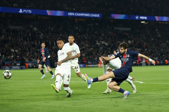 أستون فيلا ضد باريس سان جيرمان أستون فيلا ضد باريس سان جيرمان