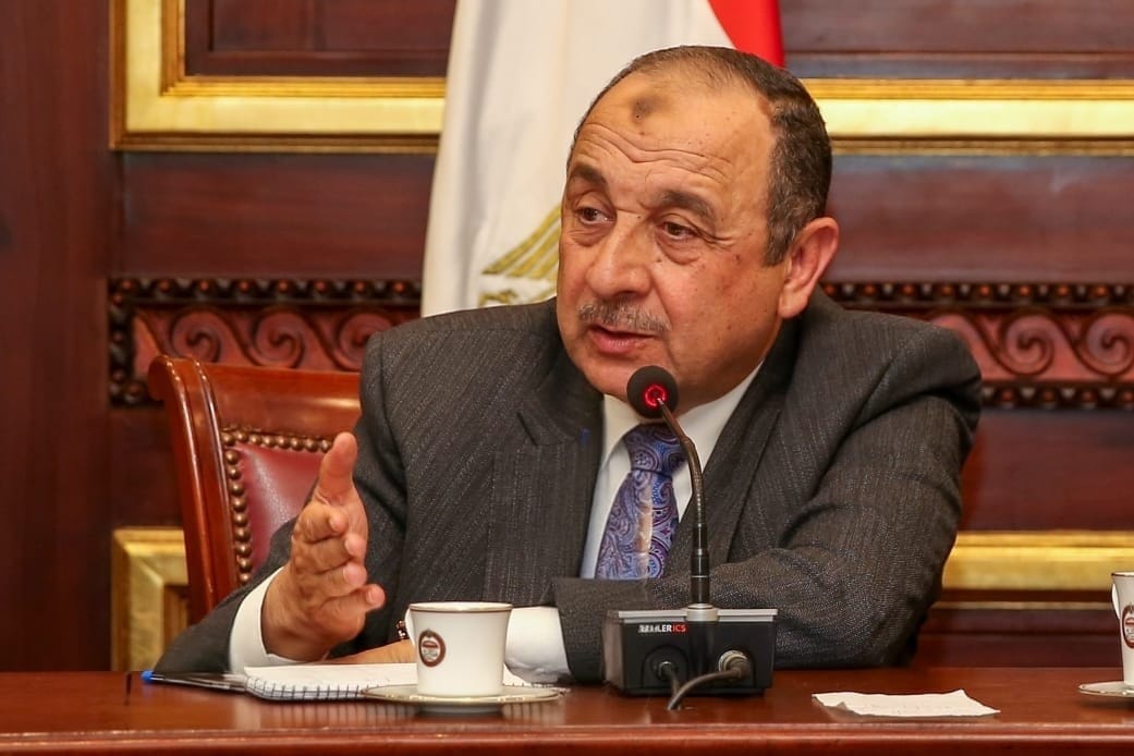 وزير قطاع الاعمال خلال اللقاء وزير قطاع الاعمال خلال اللقاء