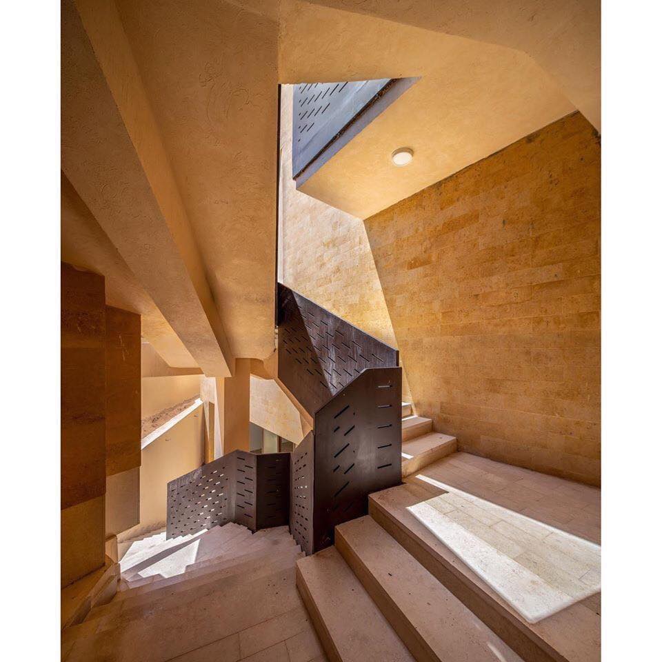 درج السلم الخاص بالأذنة