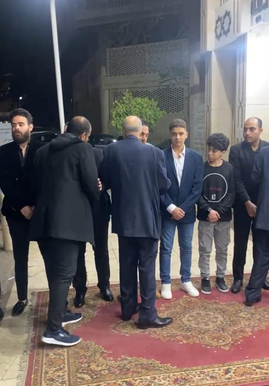 سليمان عيد وسيد فؤاد ومحسن أحمد في عزاء المنتج الفني صلاح حسن بالحامدية الشاذلية (3)