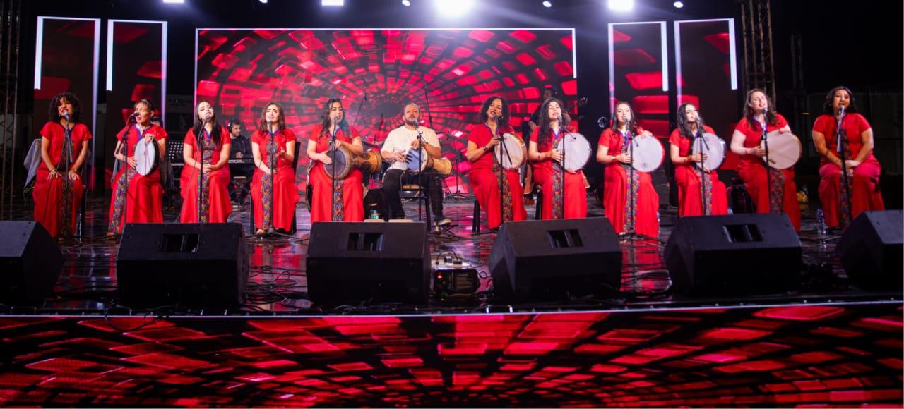 فلكلوريتا تحتفل مع أهالي أسيوط بالعيد القومي للمحافظة بأغاني من التراث (2)