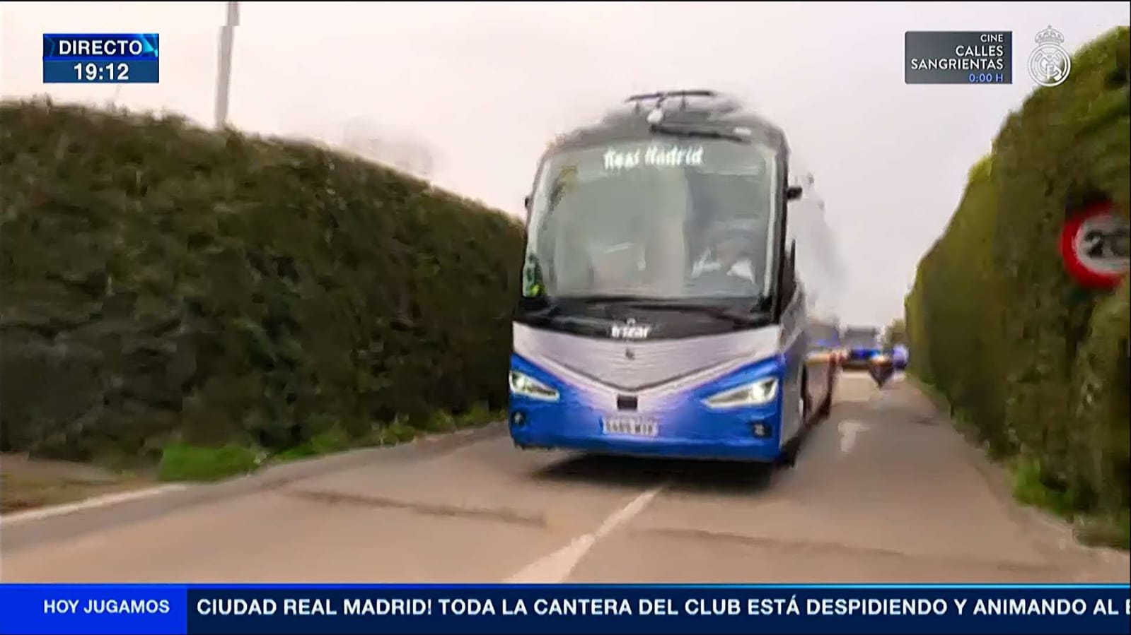 استقبال حافلة ريال مدريد (1)