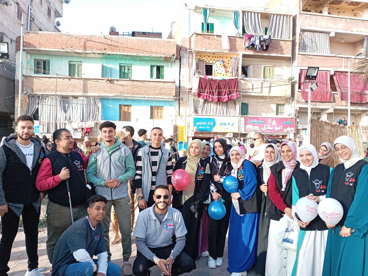 جمعية رسالة عضو التحالف الوطني تنظم جلسات ترفيهية وتوزع وجبات ساخنة بعدد من المحافظات