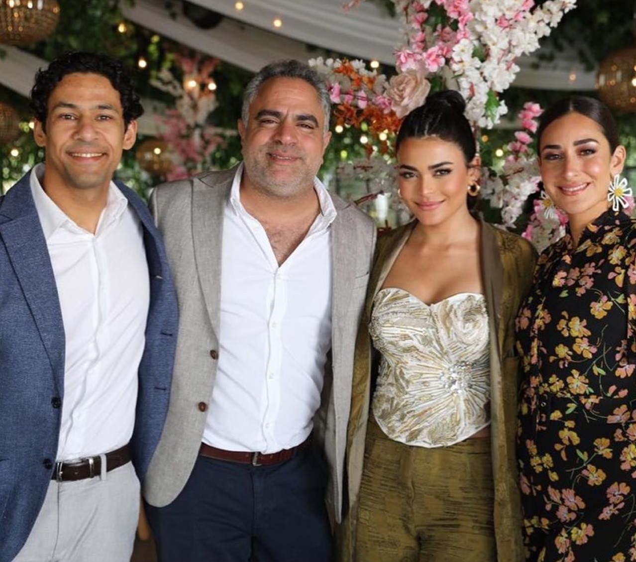 محمد شاهين واسماء جلال مع امينة خليل وعلى قاسم محمد شاهين واسماء جلال مع امينة خليل وعلى قاسم