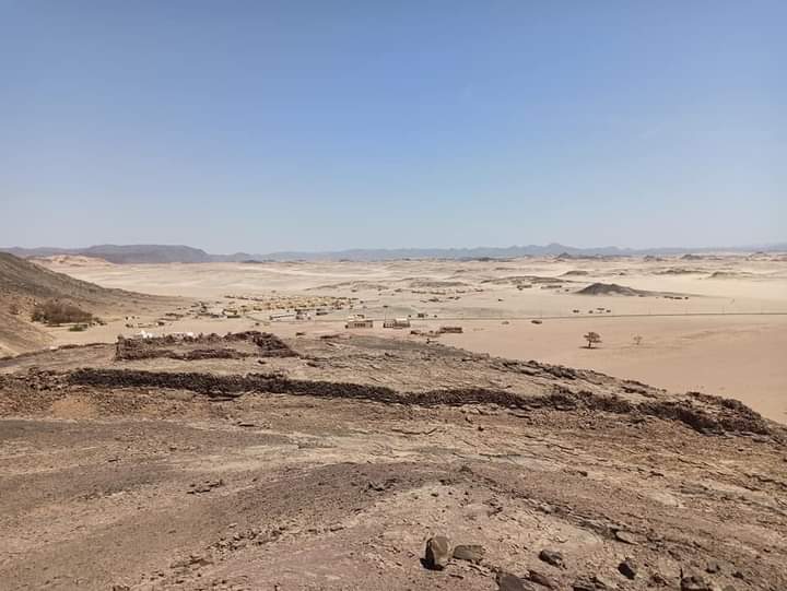 أبرق من ارتفاعات القمم الجبلية أبرق من ارتفاعات القمم الجبلية
