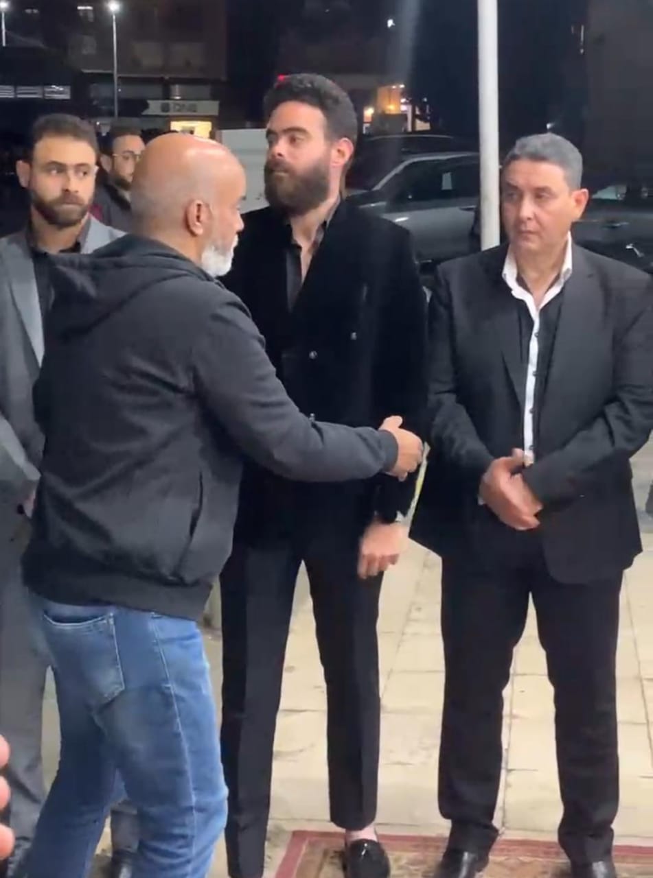 سليمان عيد وسيد فؤاد ومحسن أحمد في عزاء المنتج الفني صلاح حسن بالحامدية الشاذلية (1)