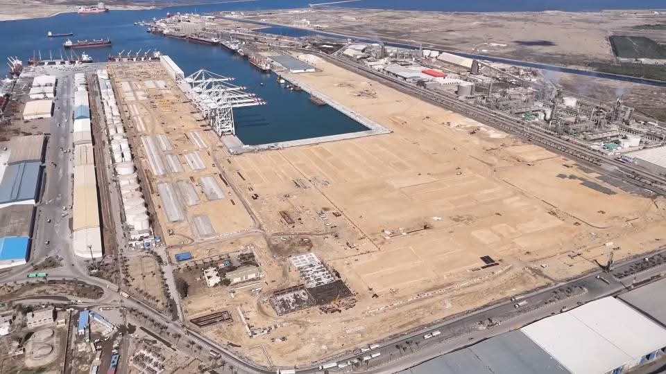 جانب من محطة الحاويات جانب من محطة الحاويات