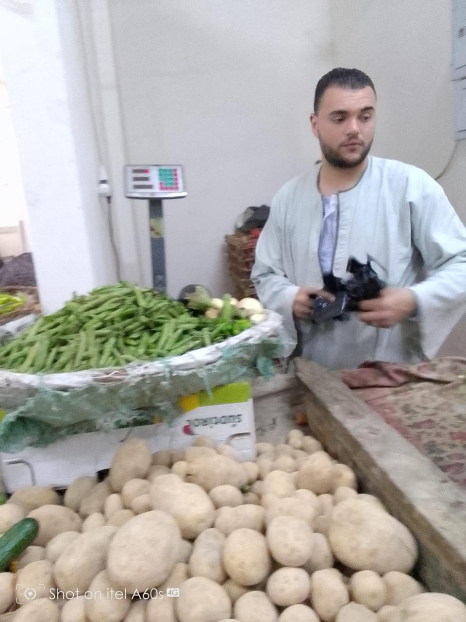 تسكين الباعة بسوق العياط الحضارى تسكين الباعة بسوق العياط الحضارى