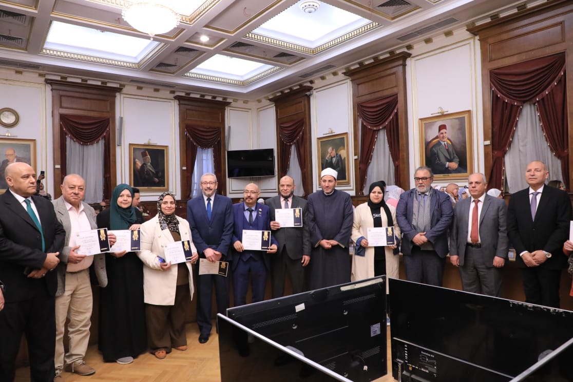 محافظ القاهرة يكرم الأمهات المثاليات وحفظة القرآن الكريم محافظ القاهرة يكرم الأمهات المثاليات وحفظة القرآن الكريم