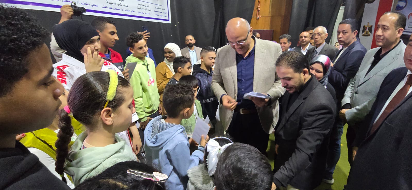 جانب من حضور المحافظ الاحتفالية (1)