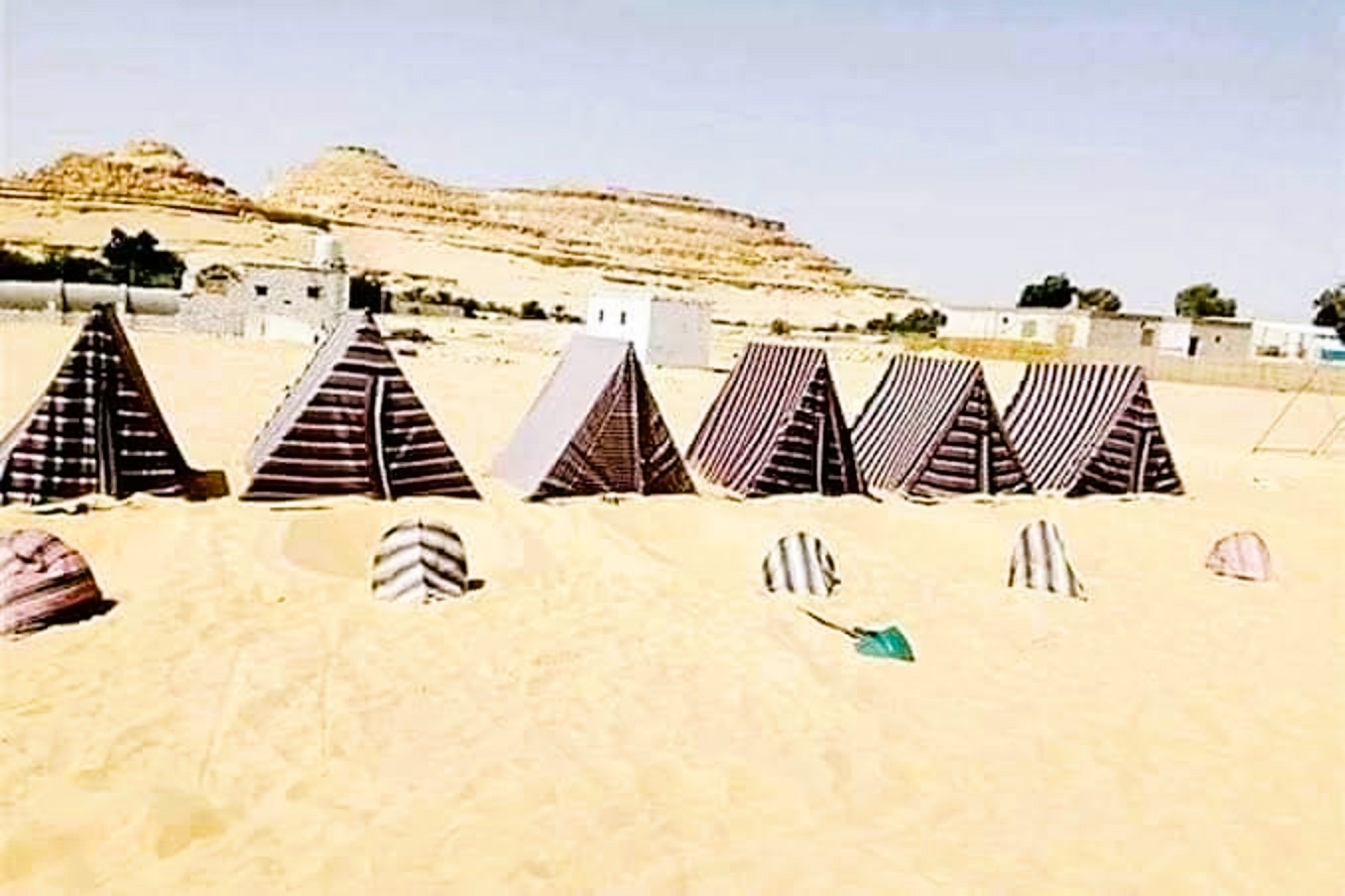 احد مراكز العلاج بالرمال في سيوة احد مراكز العلاج بالرمال في سيوة