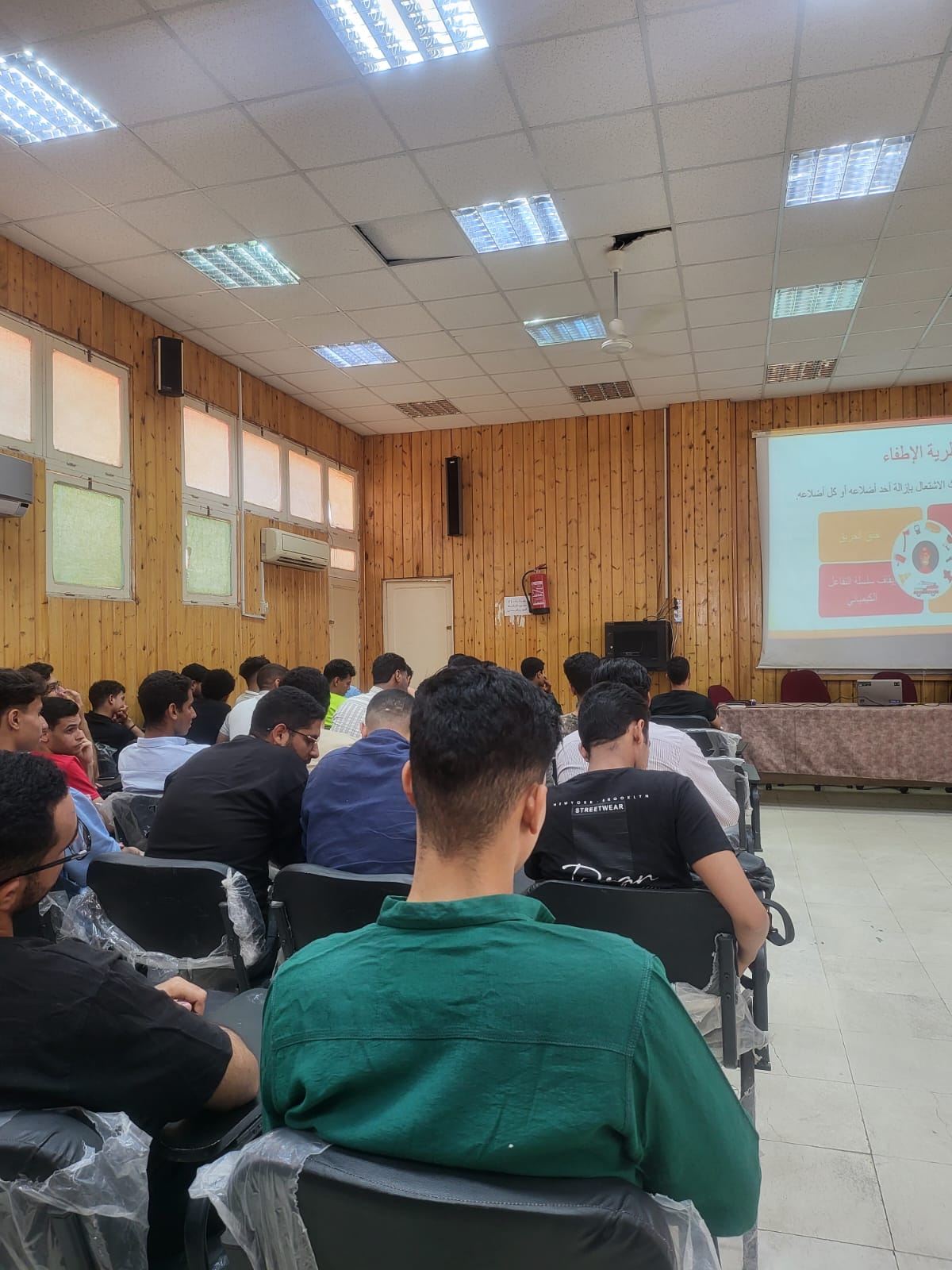 ندوات توعوية ضمن فعاليات الأسبوع الأخضر بكلية السياحة والفنادق ندوات توعوية ضمن فعاليات الأسبوع الأخضر بكلية السياحة والفنادق