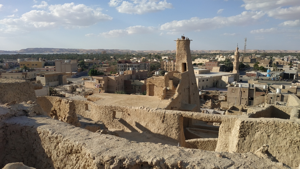 اسوار قلعة شالي والمسجد العتيق في سيوة اسوار قلعة شالي والمسجد العتيق في سيوة