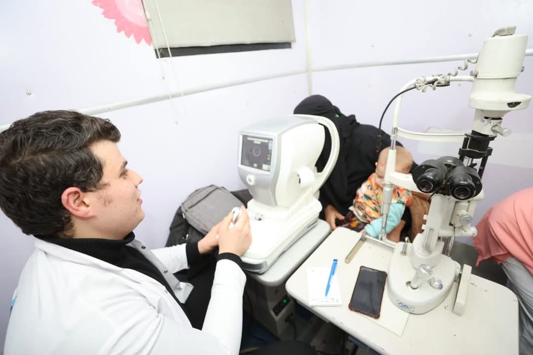 الكشف علي المواطنين