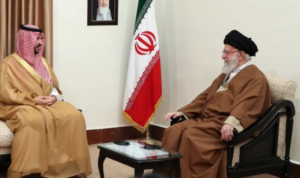 خامنئى ووزير الدفاع السعودى خامنئى ووزير الدفاع السعودى