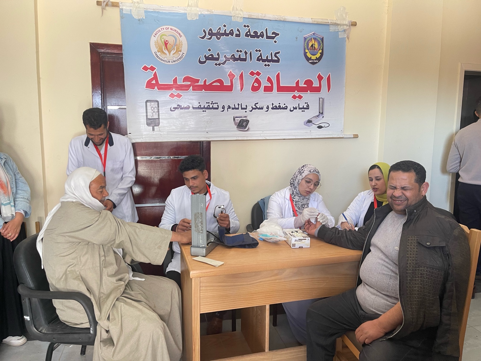 جانب من القوافل الطبية