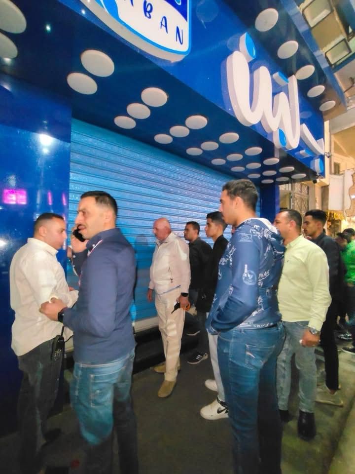 غلق وتشميع عددًا من المطاعم والمحال المخالفة فى شارع فيصل غلق وتشميع عددًا من المطاعم والمحال المخالفة فى شارع فيصل