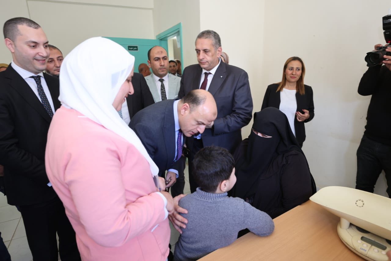 جانب من جولة المحافظ جانب من جولة المحافظ