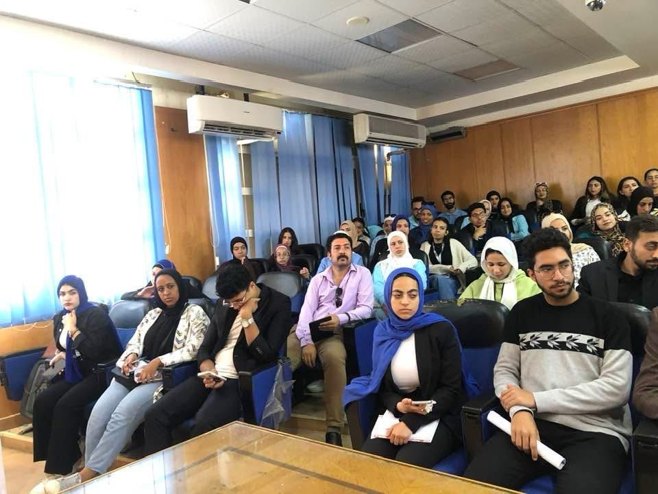 جانب من الندوة