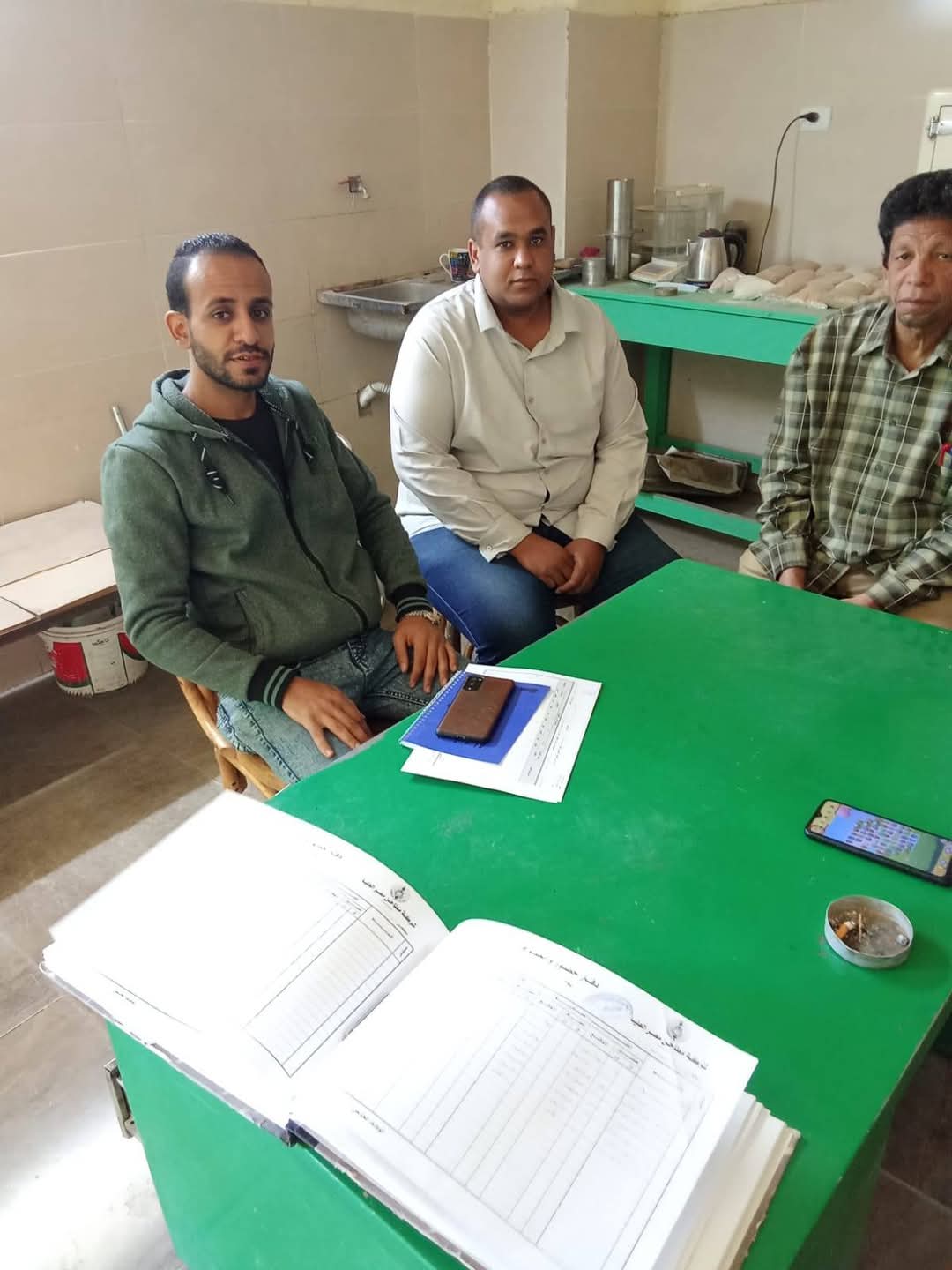 لجنة استلام كميات القمح فى شون وصوامع الأقصر